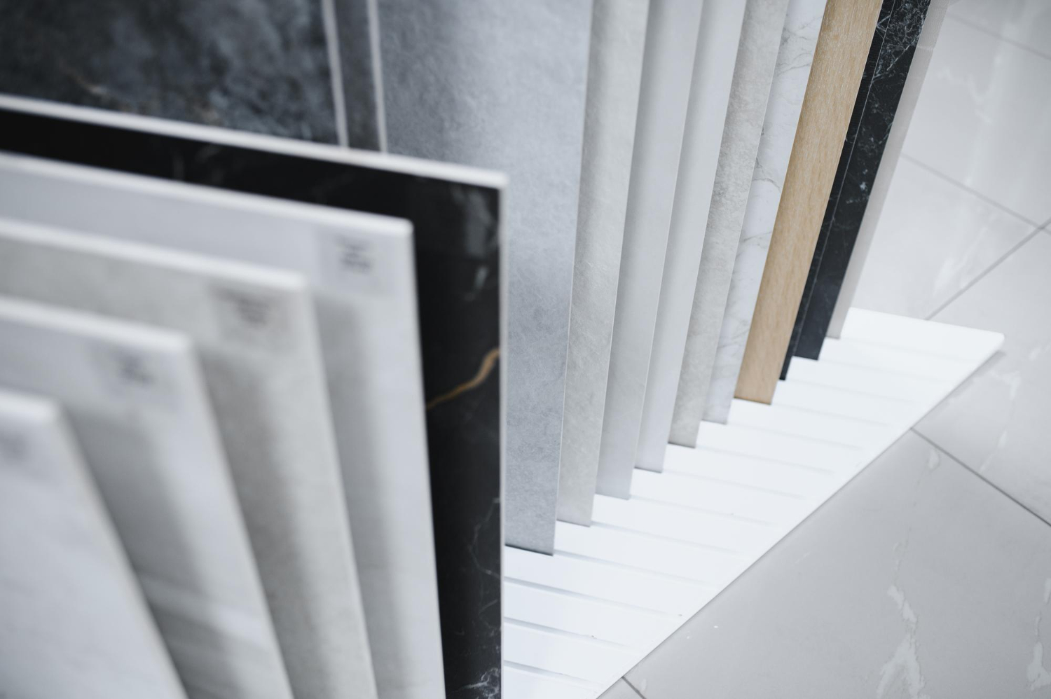 Uranium-glazed ceramic tiles