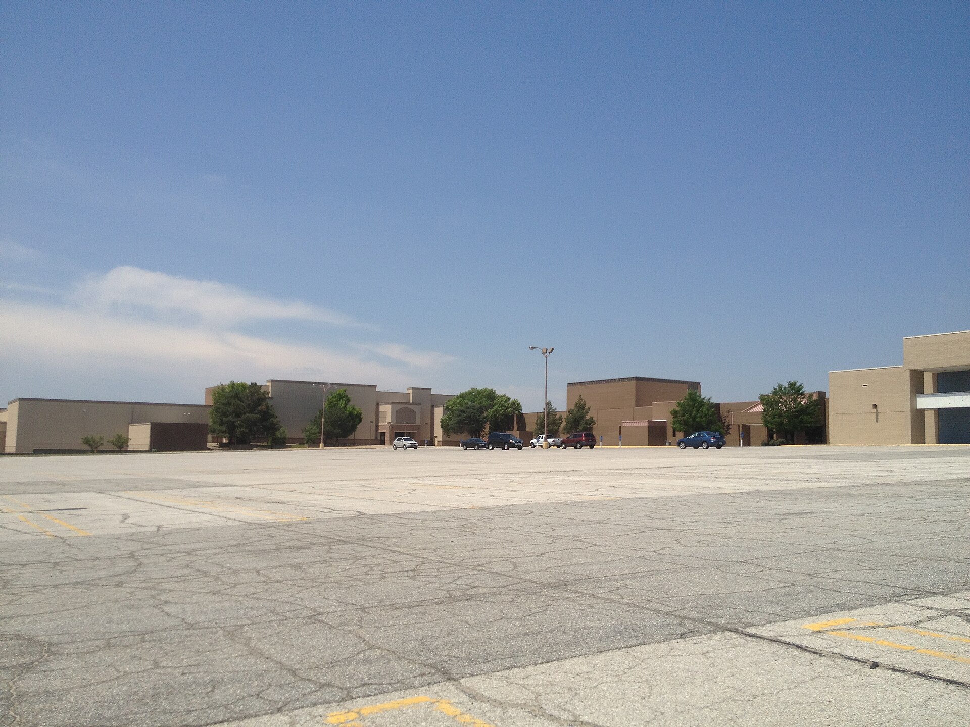 Metro North Mall