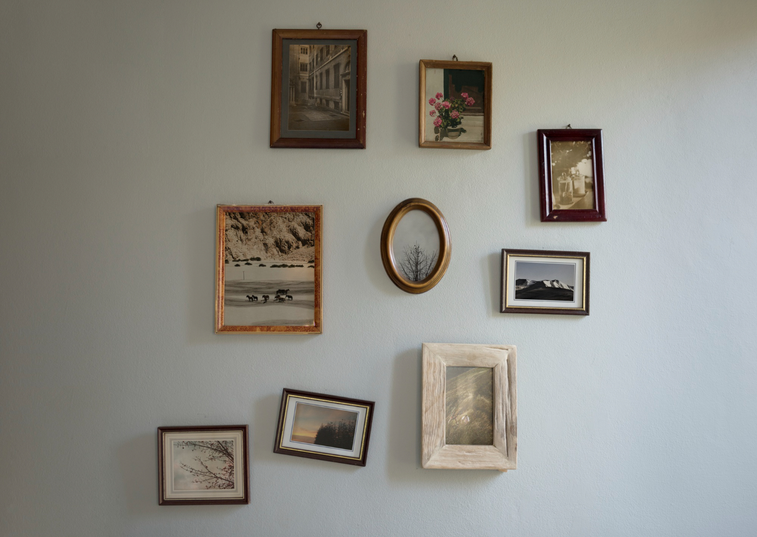 Photo Frame Arrangements