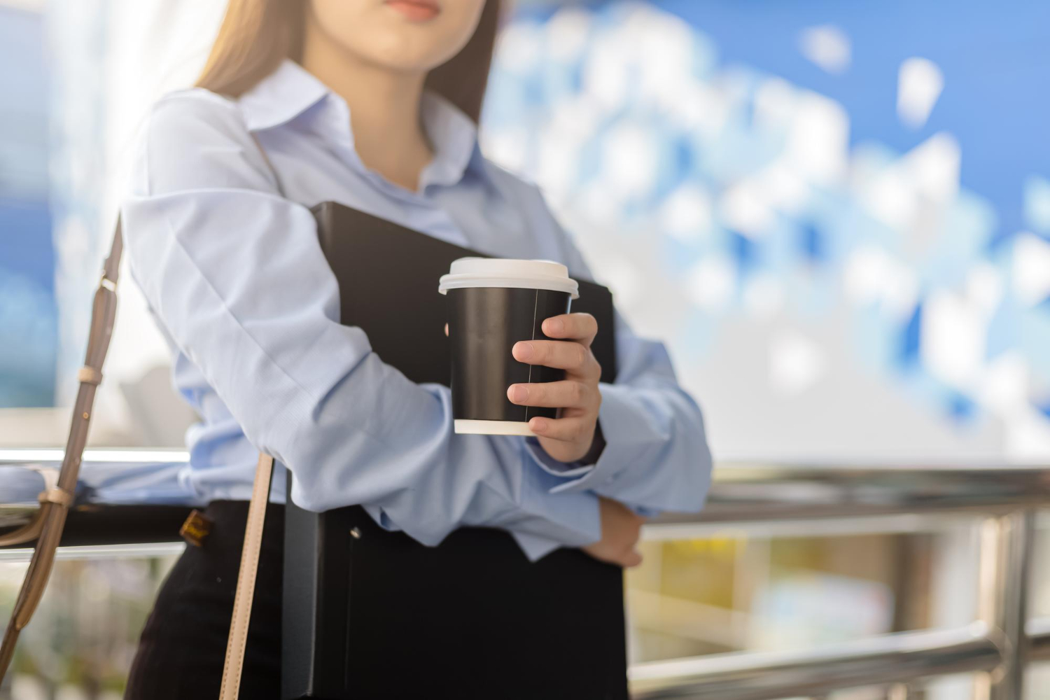 airport food court coffee