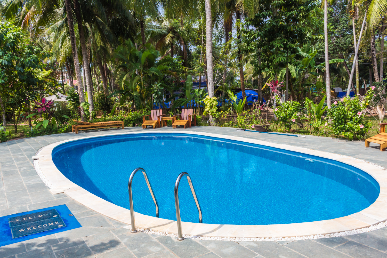 swimming pool