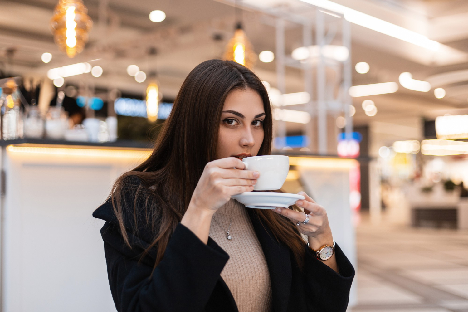 airport food court coffee
