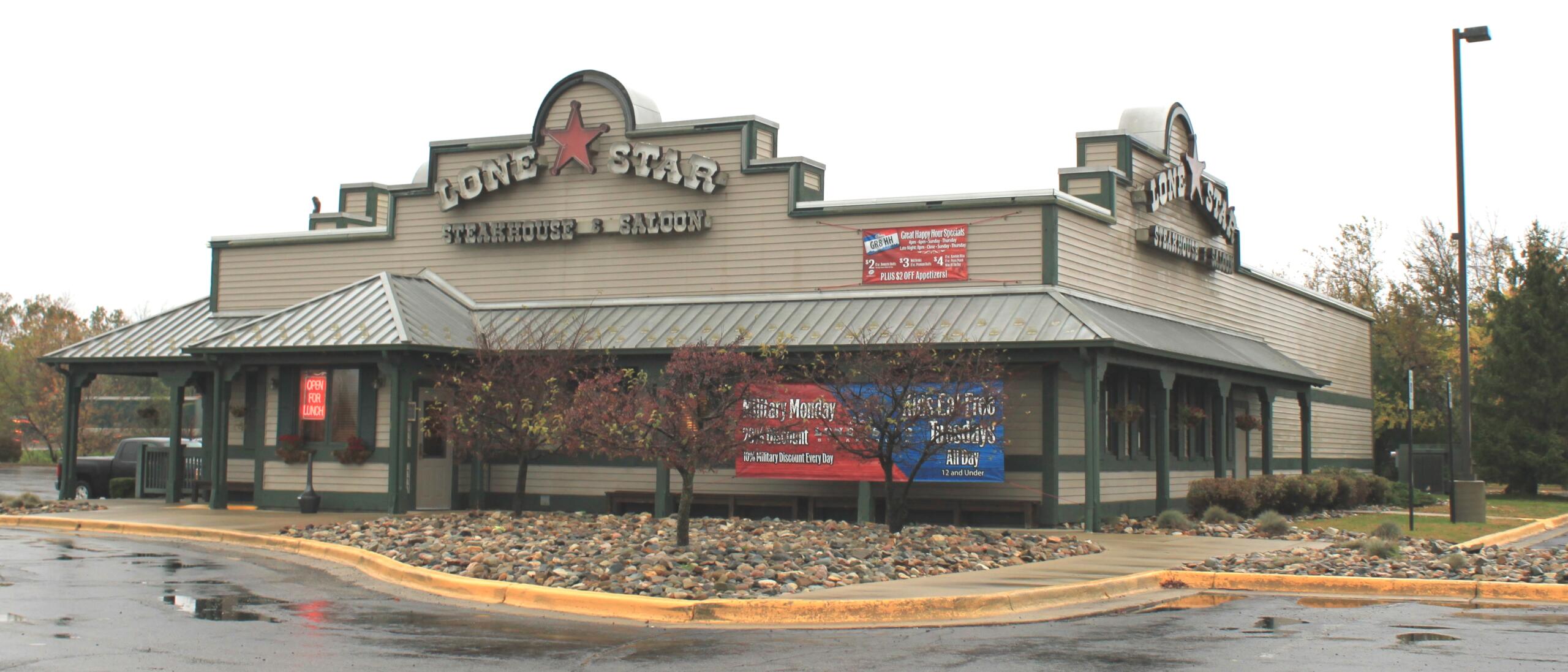 Lone Star Steakhouse & Saloon