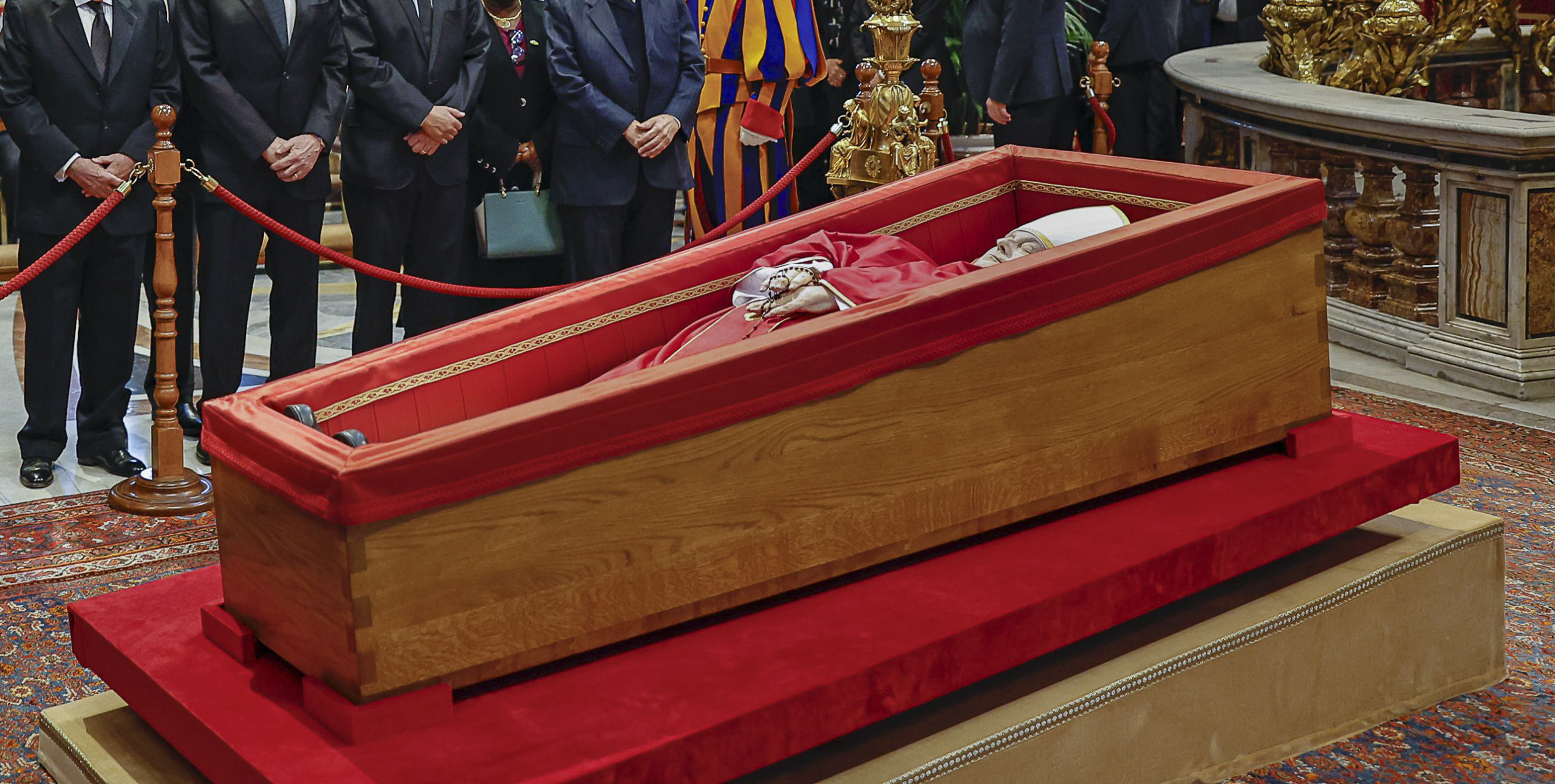 Pope coffin