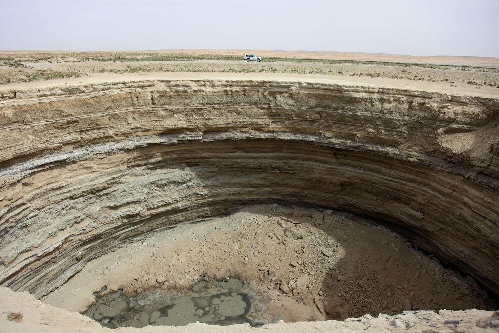 Darvaza gas crater