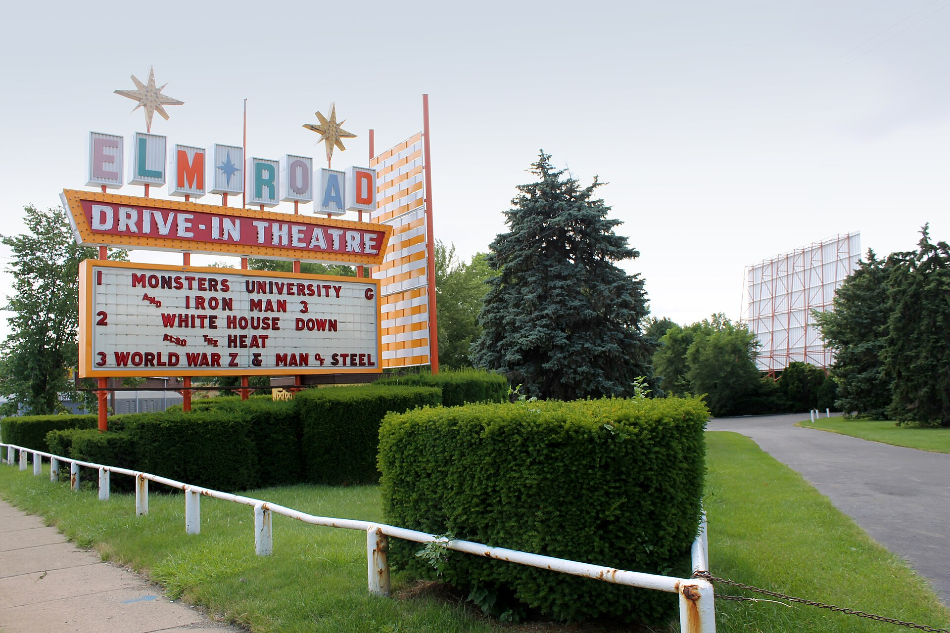 13 Things Every American Drive-In Movie Theater Had