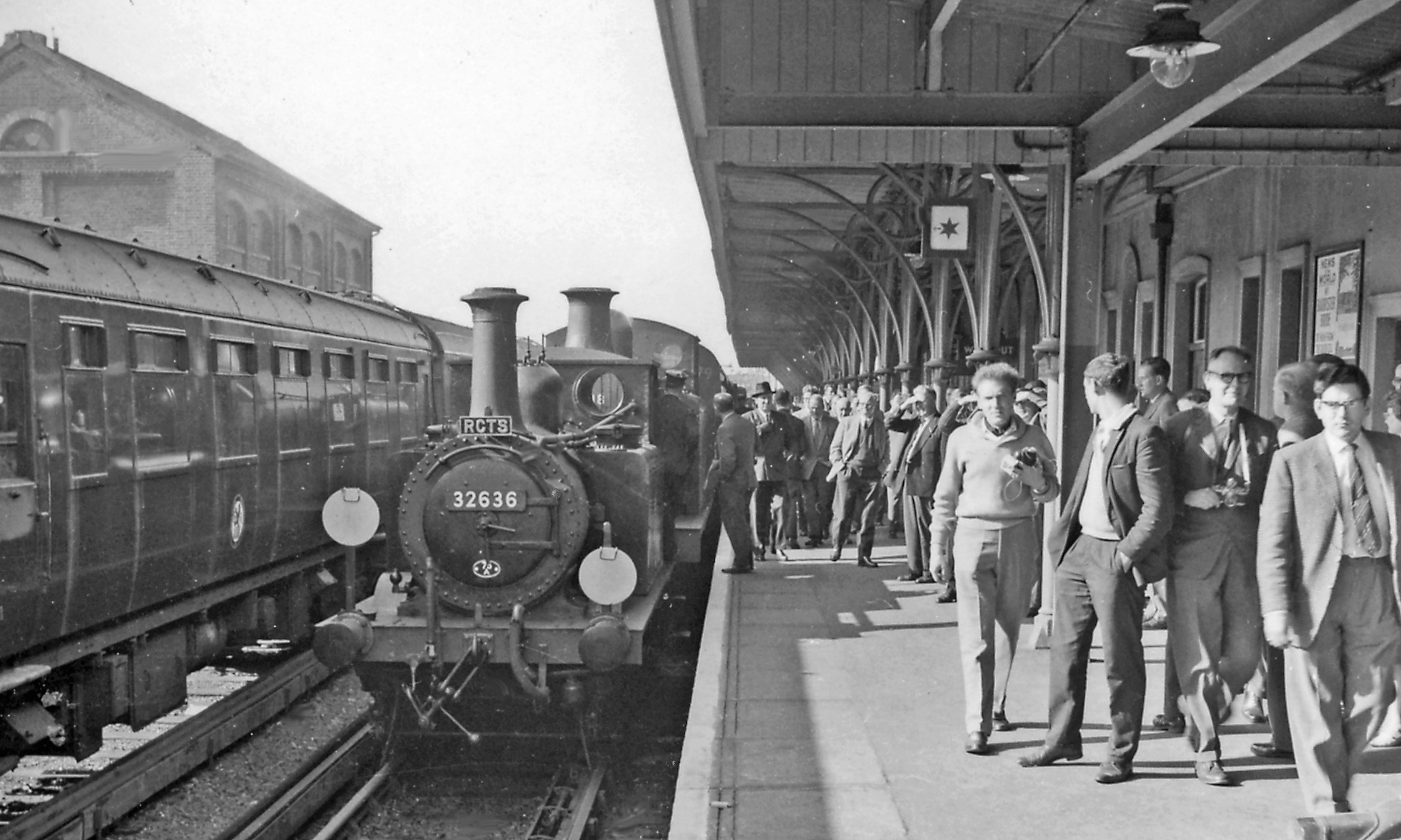 12 Things Every American Train Trip Used to Involve