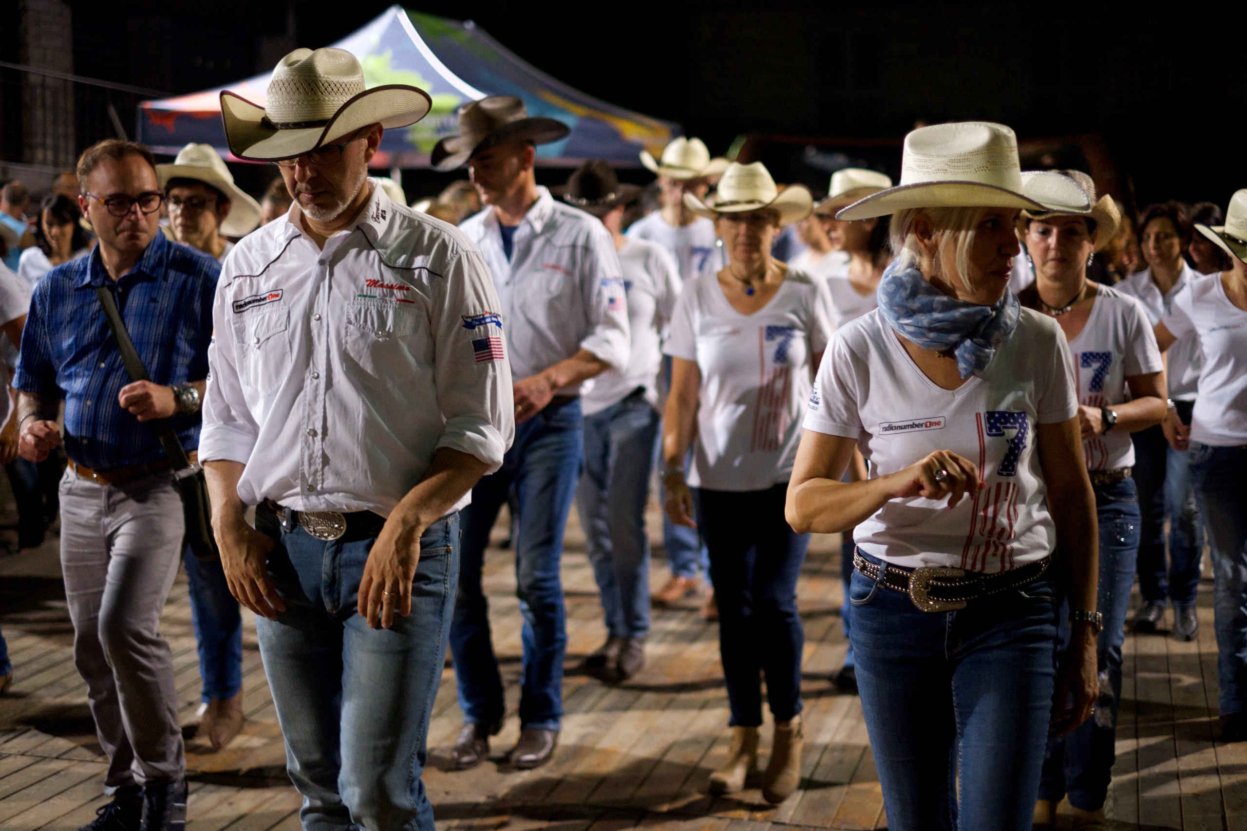 people dancing