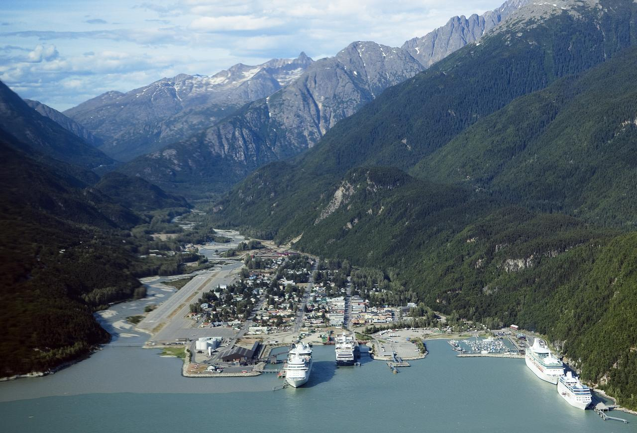 America’s Most Beautiful Small Towns, From a ‘Little Switzerland’ to a Bavarian Village