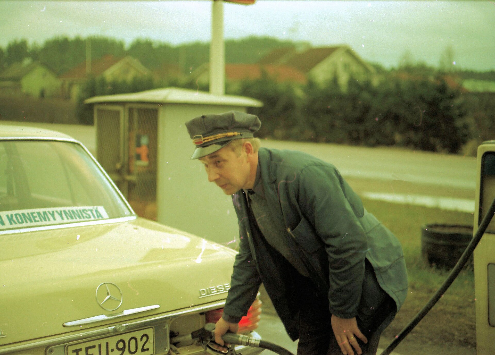 Full-Service Gas Station Attendant