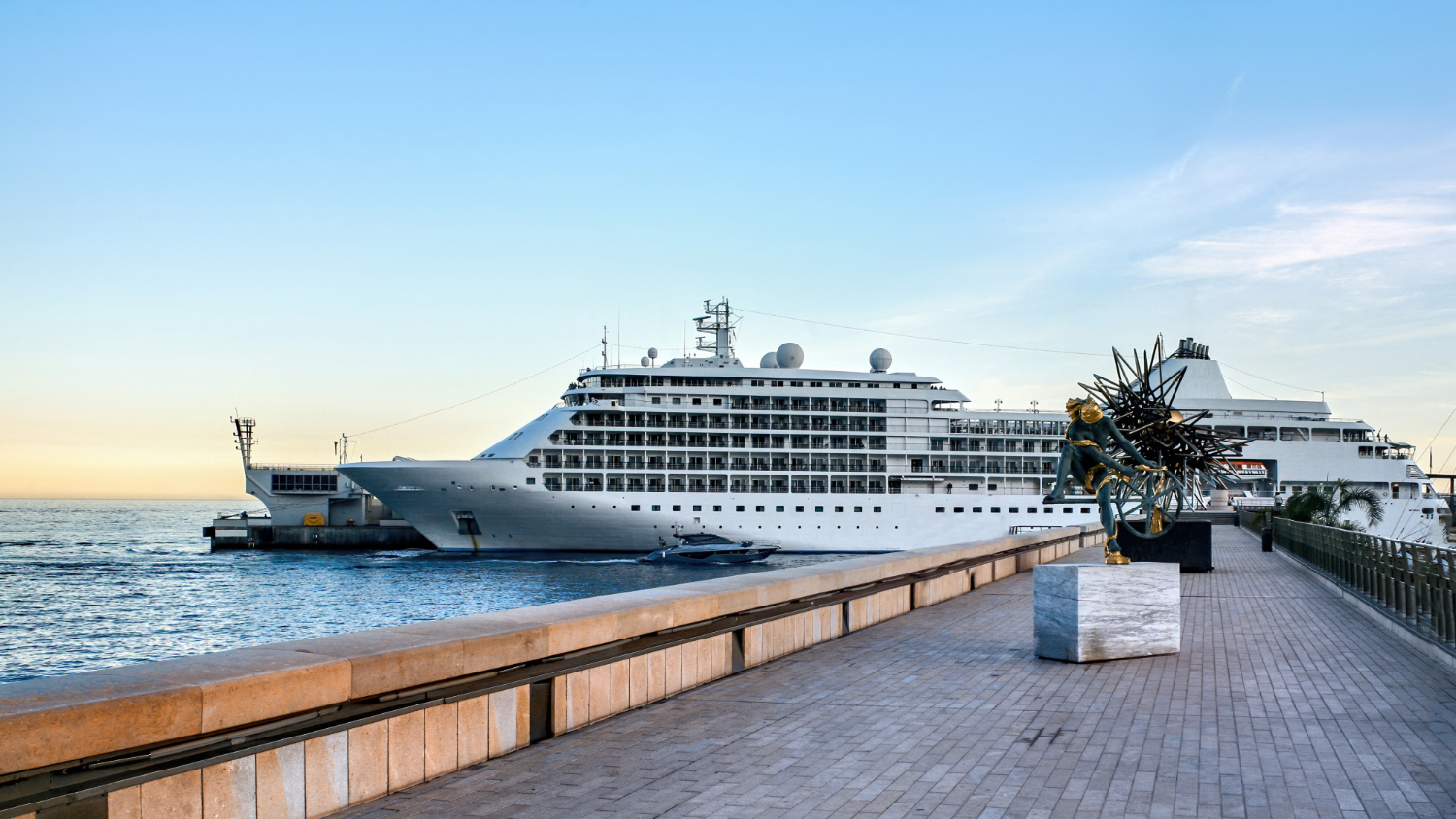 Cruiseship