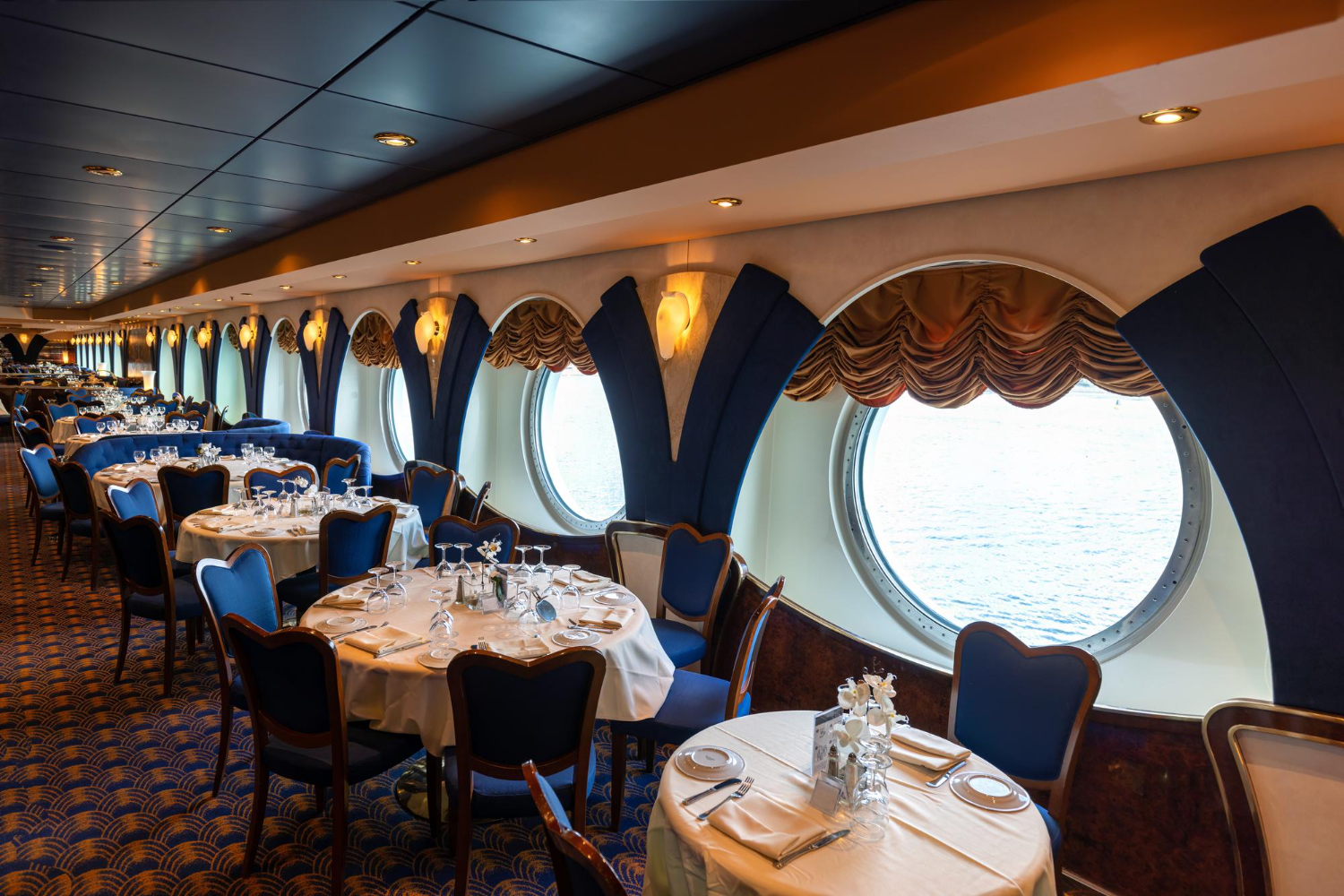 Cruise Ship Dining
