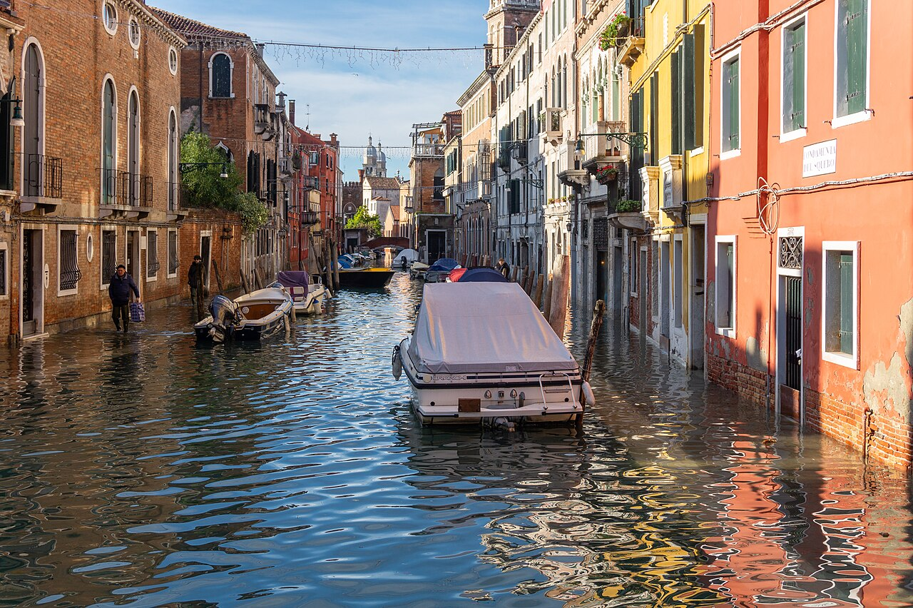Venice acqua alta flooding