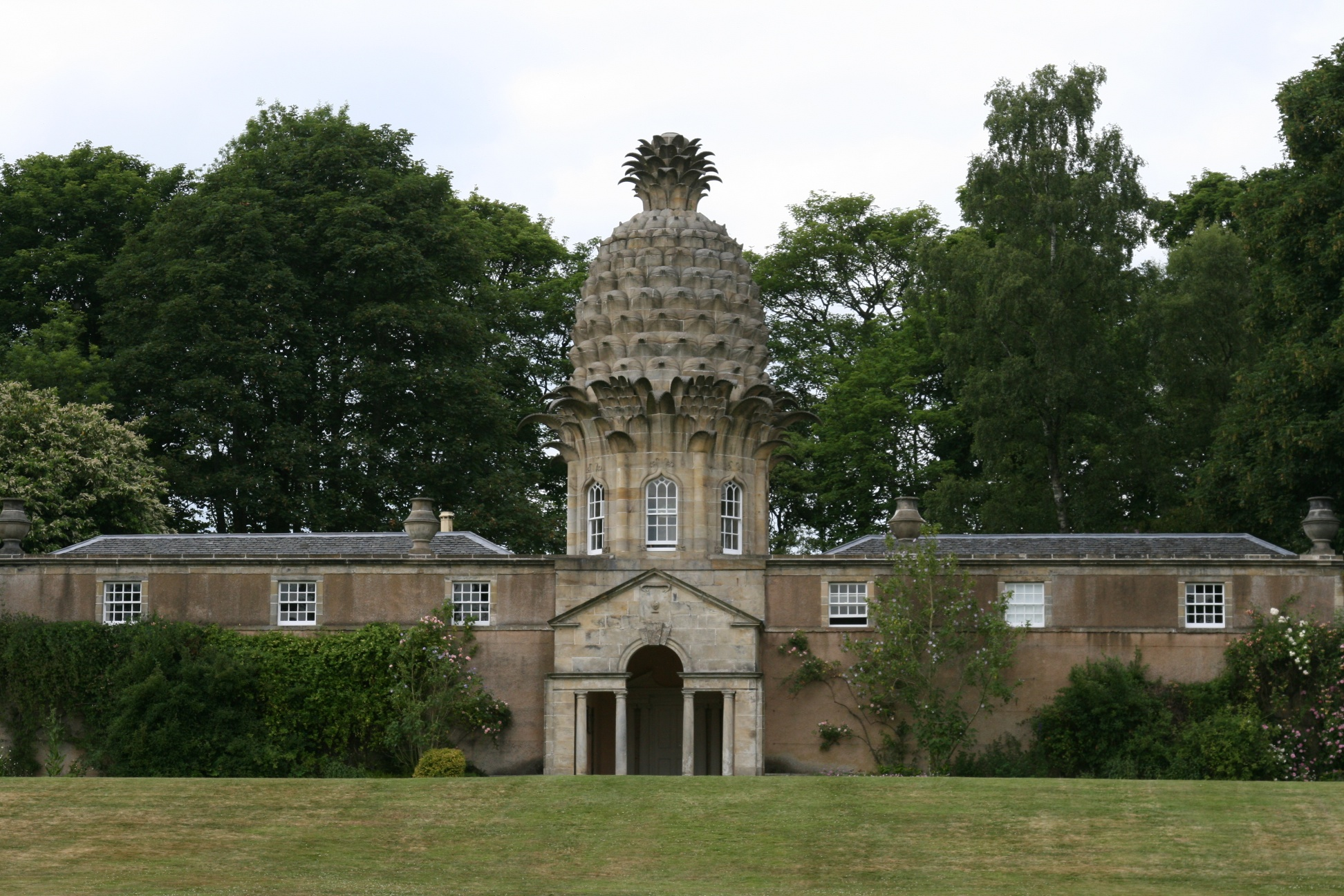 Dunmore Pineapple building Scotland