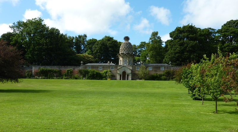 Dunmore Pineapple building Scotland