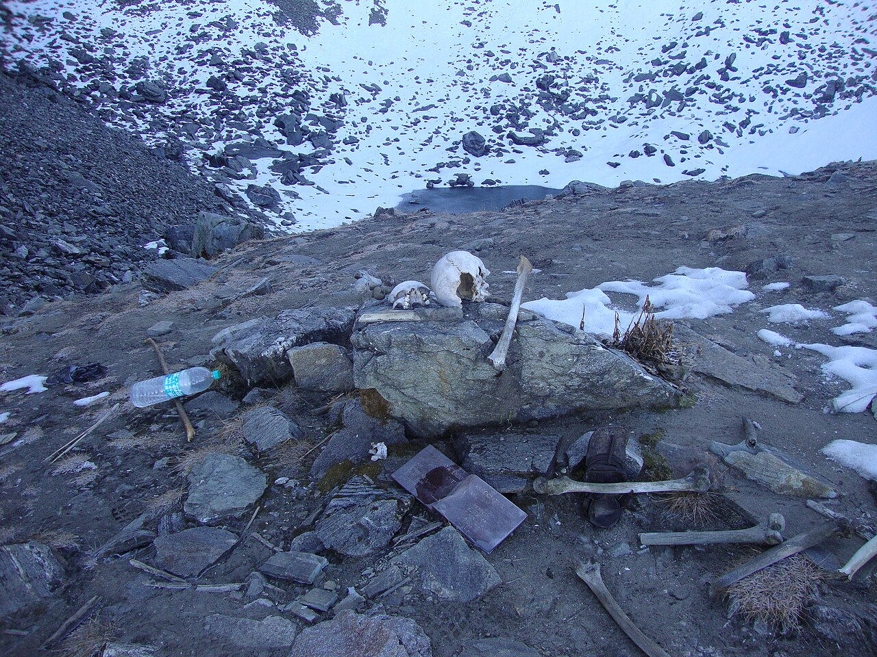 Roopkund Skeleton Lake