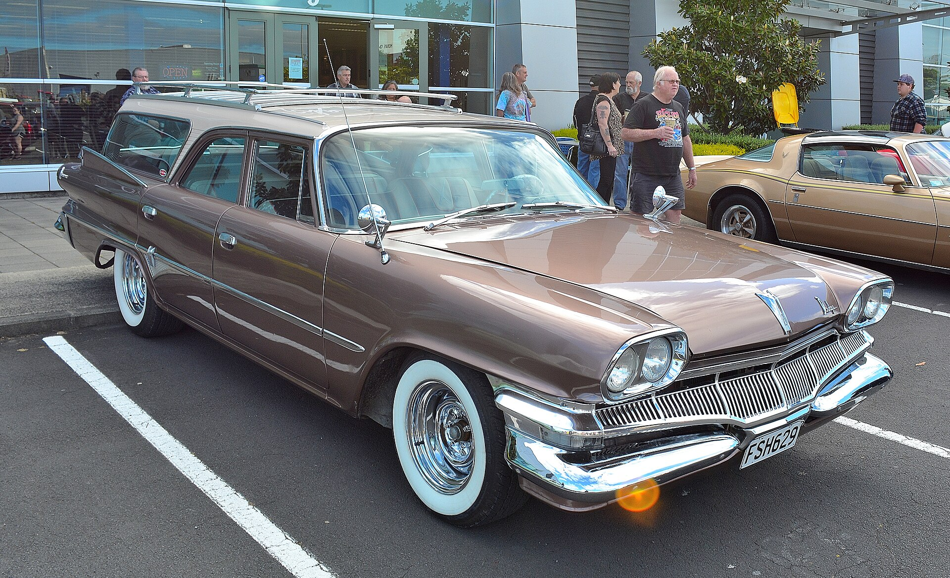 station wagon