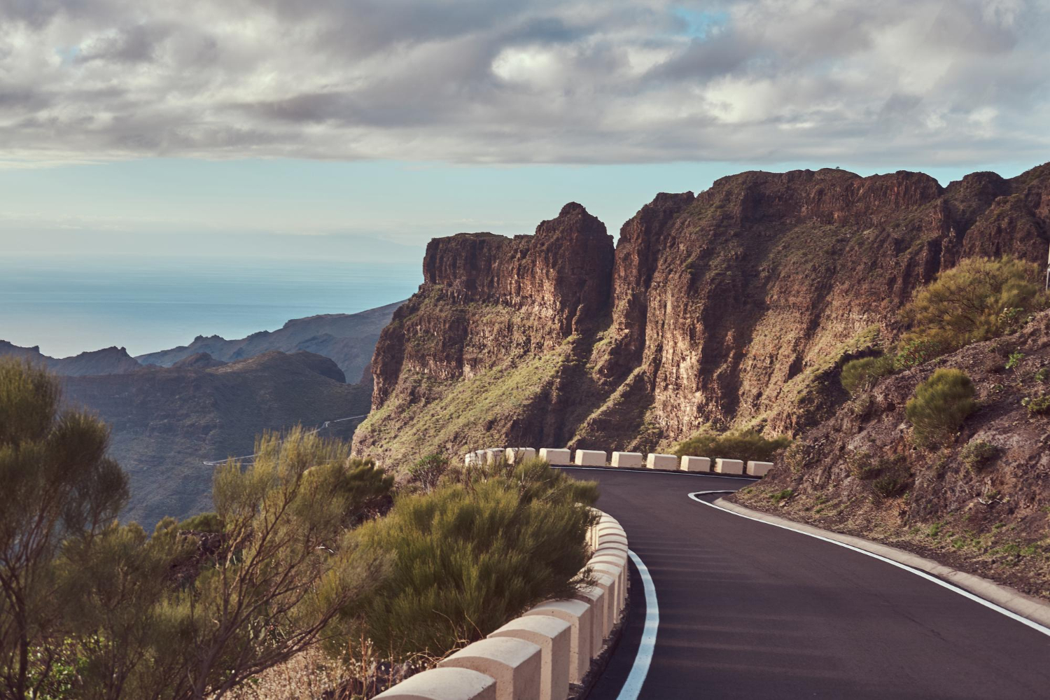 mountain pass road