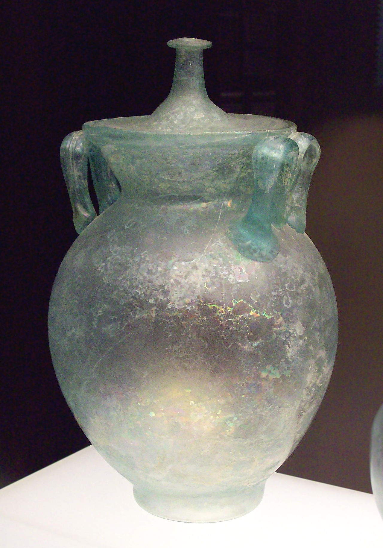 Roman glass vessel