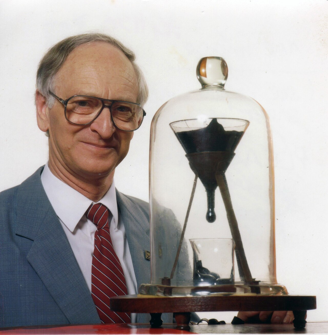 Pitch Drop experiment funnel laboratory