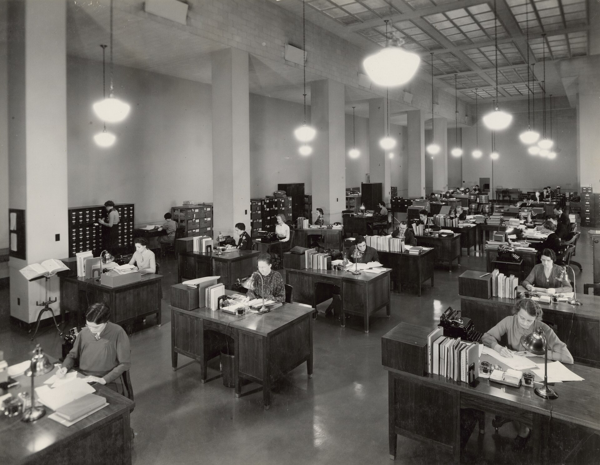 15 Everyday Jobs That Have Almost Completely Disappeared