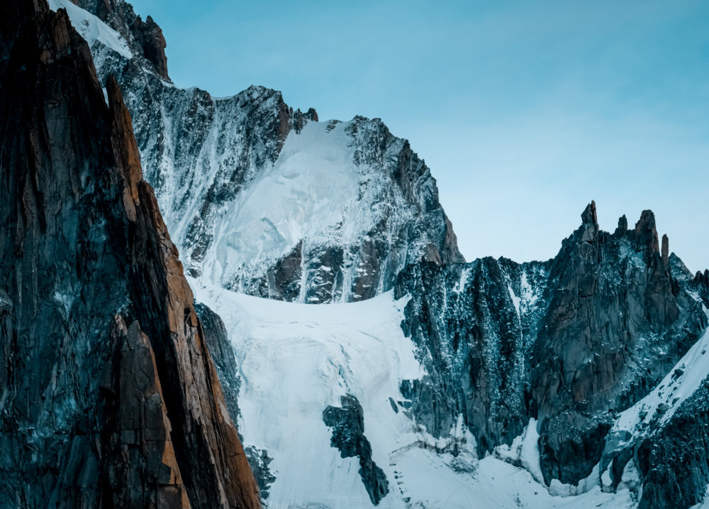 glacial valley mountains