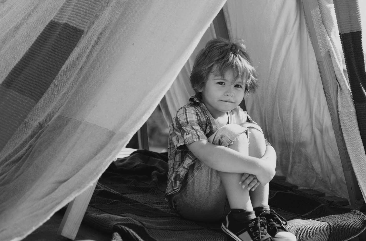 children blanket fort