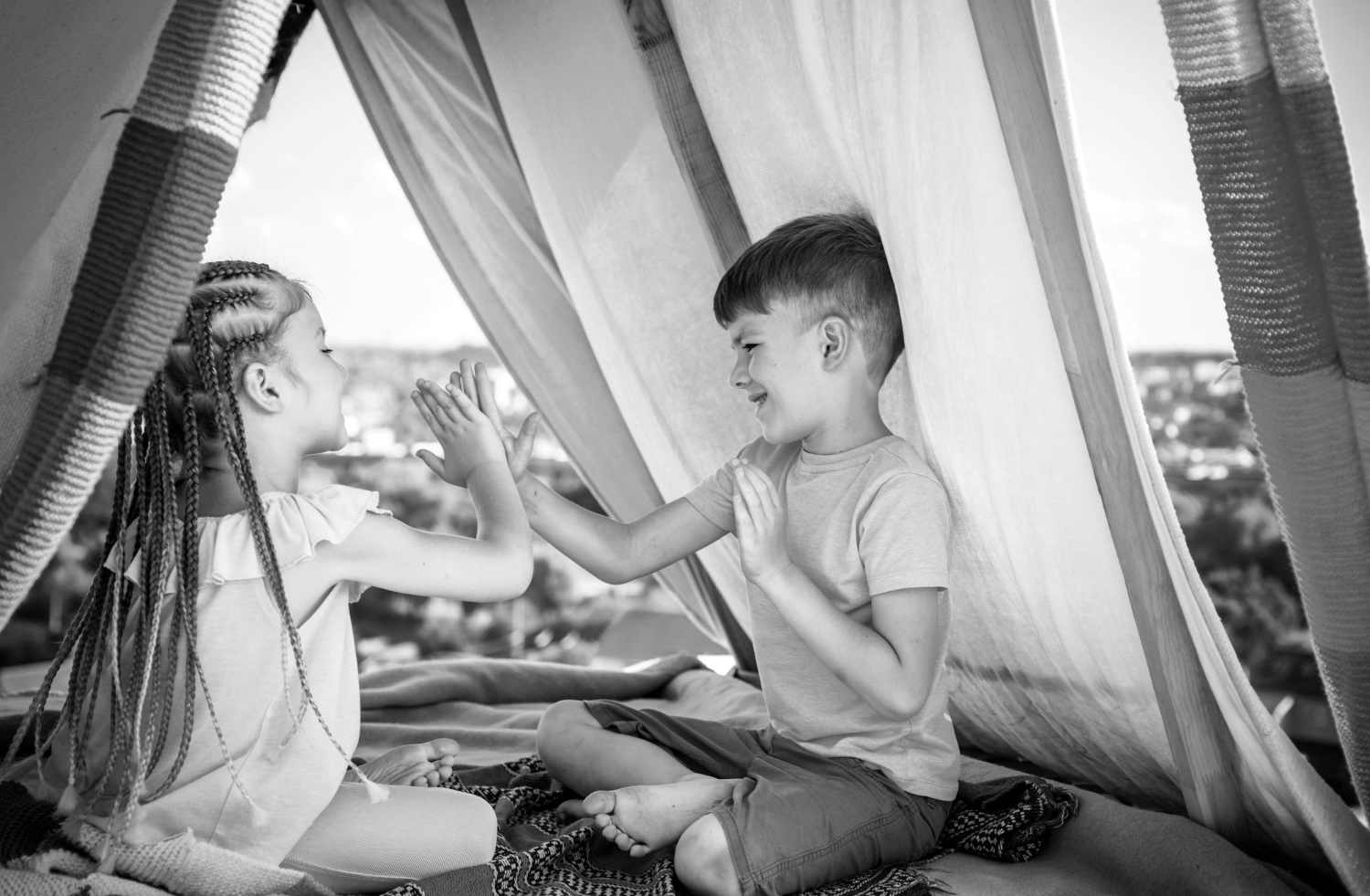 children blanket fort