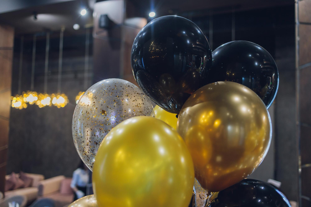 12 Things Going On Inside a Party Balloon
