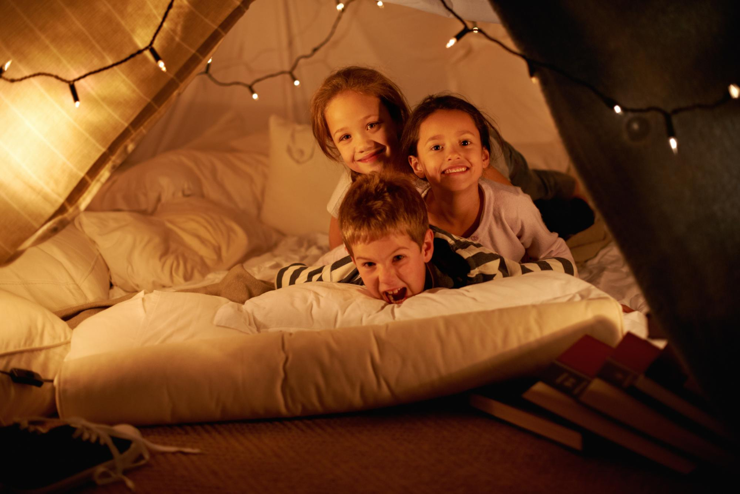 children blanket fort