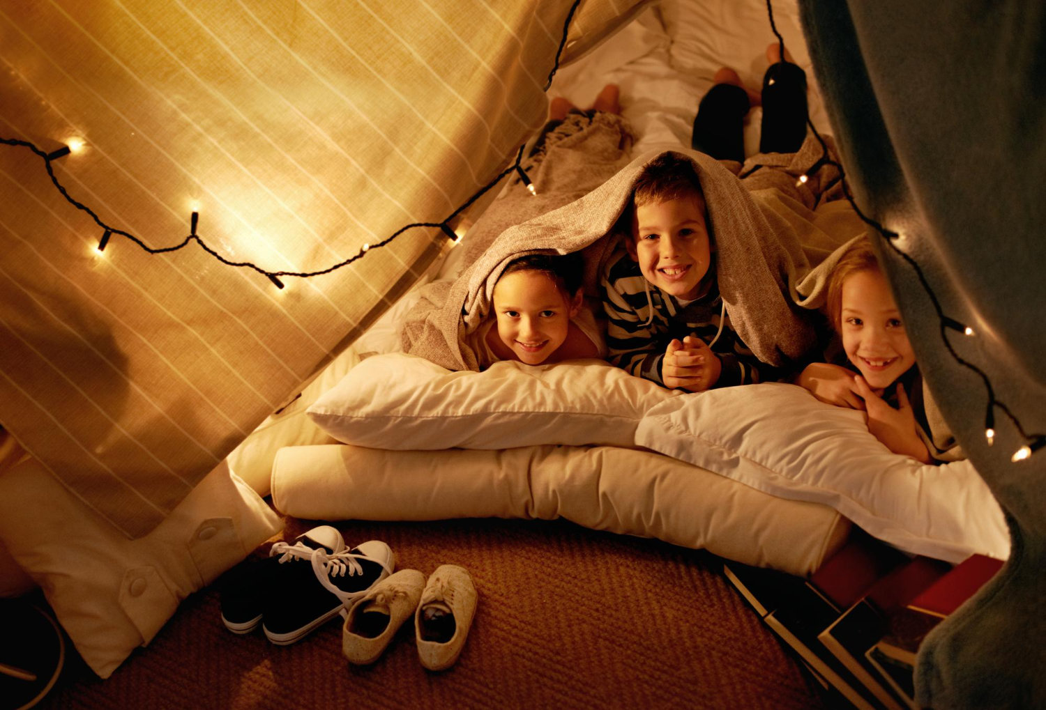 children blanket fort
