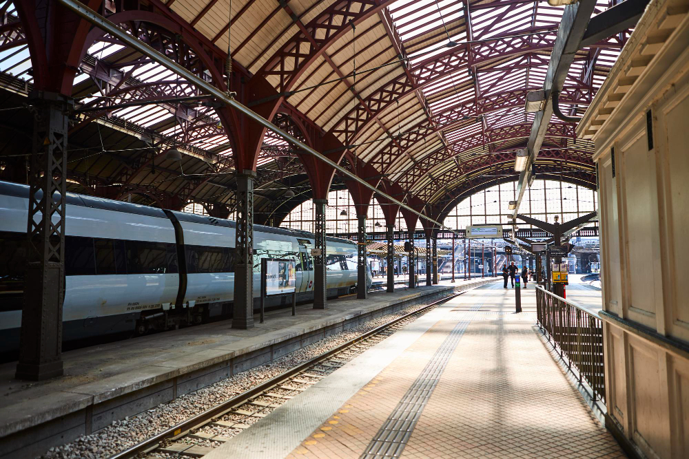 railway station platform