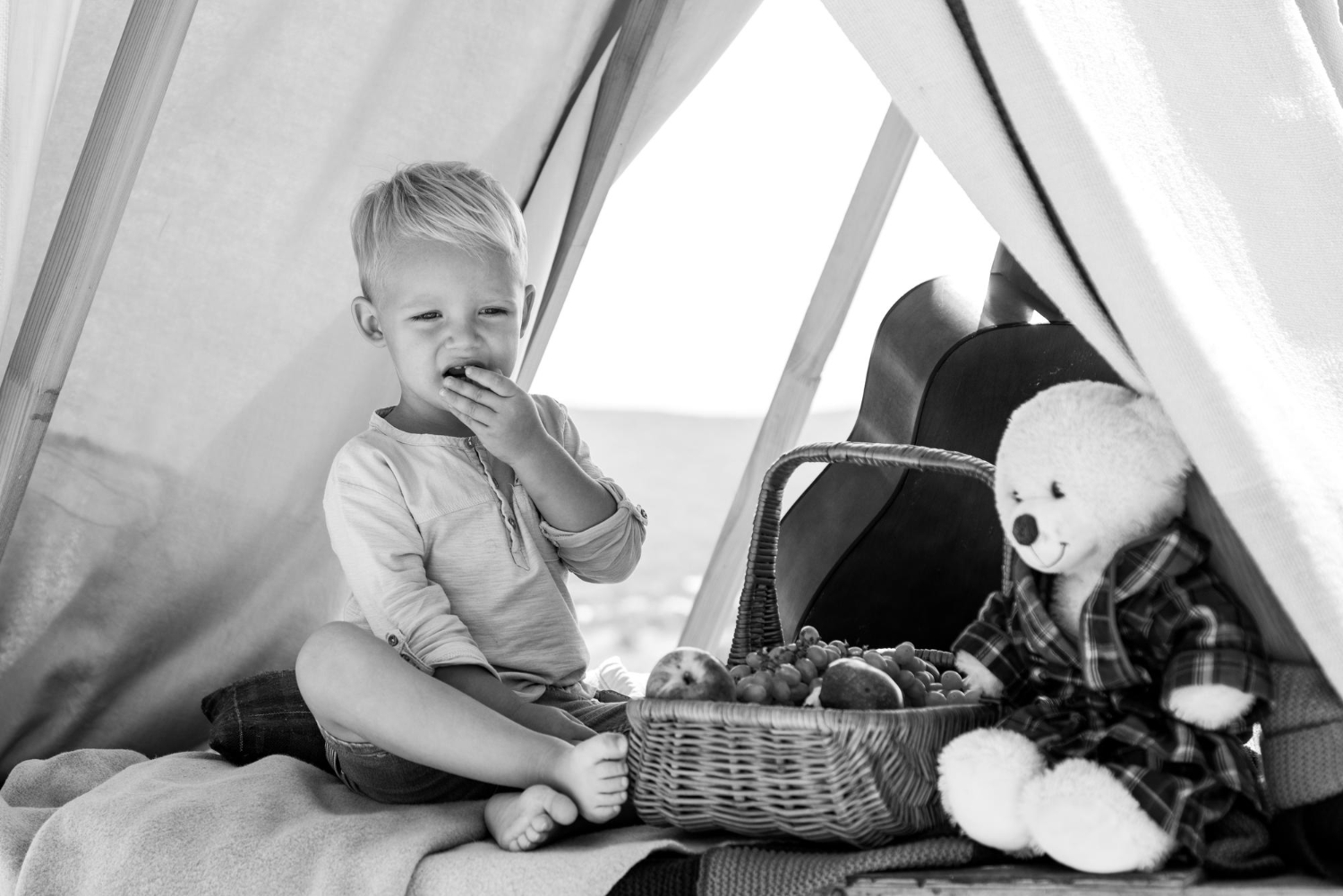 children blanket fort