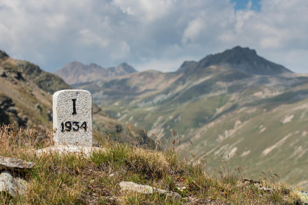 milestone roadside