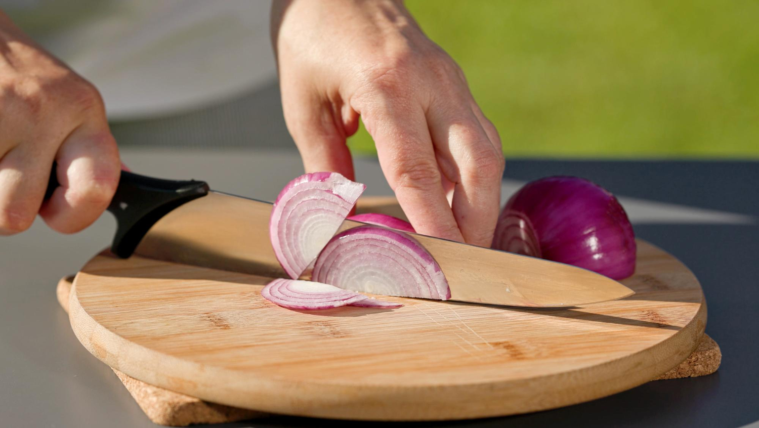 sliced onion