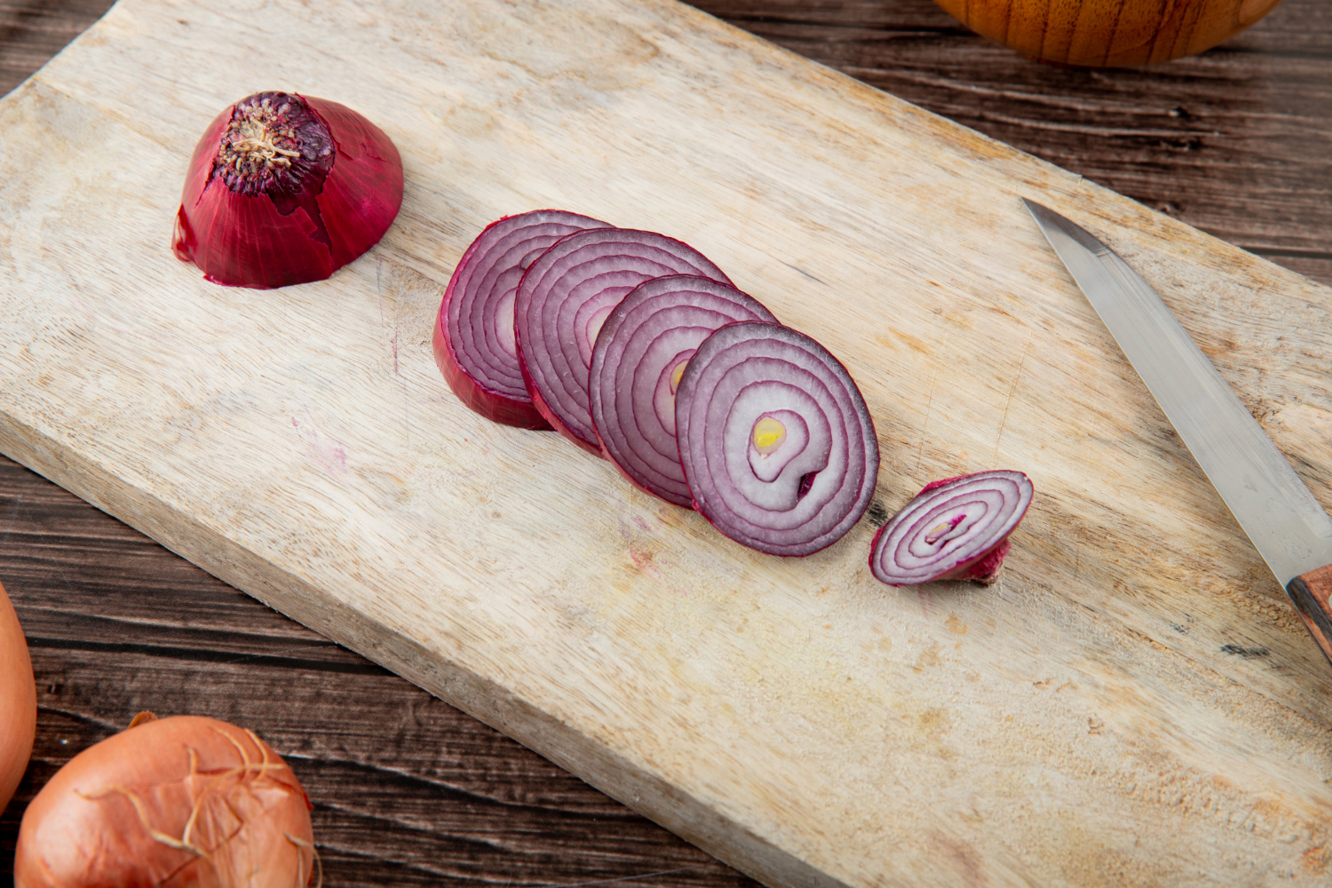 sliced onion