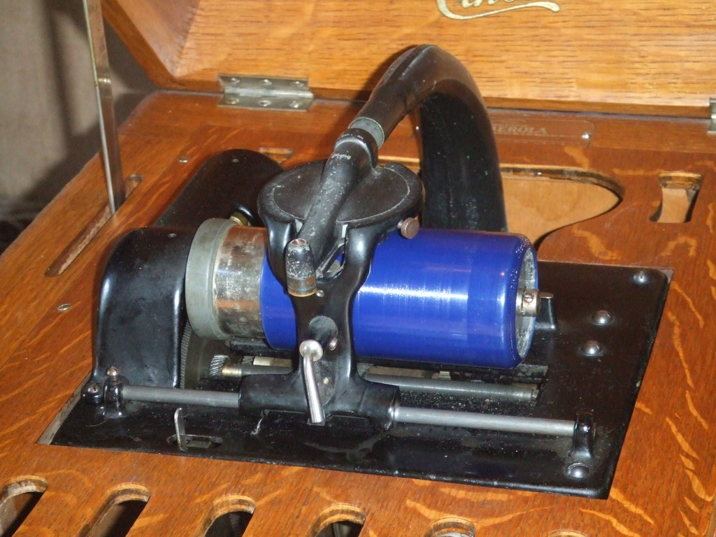 phonograph cylinder machine