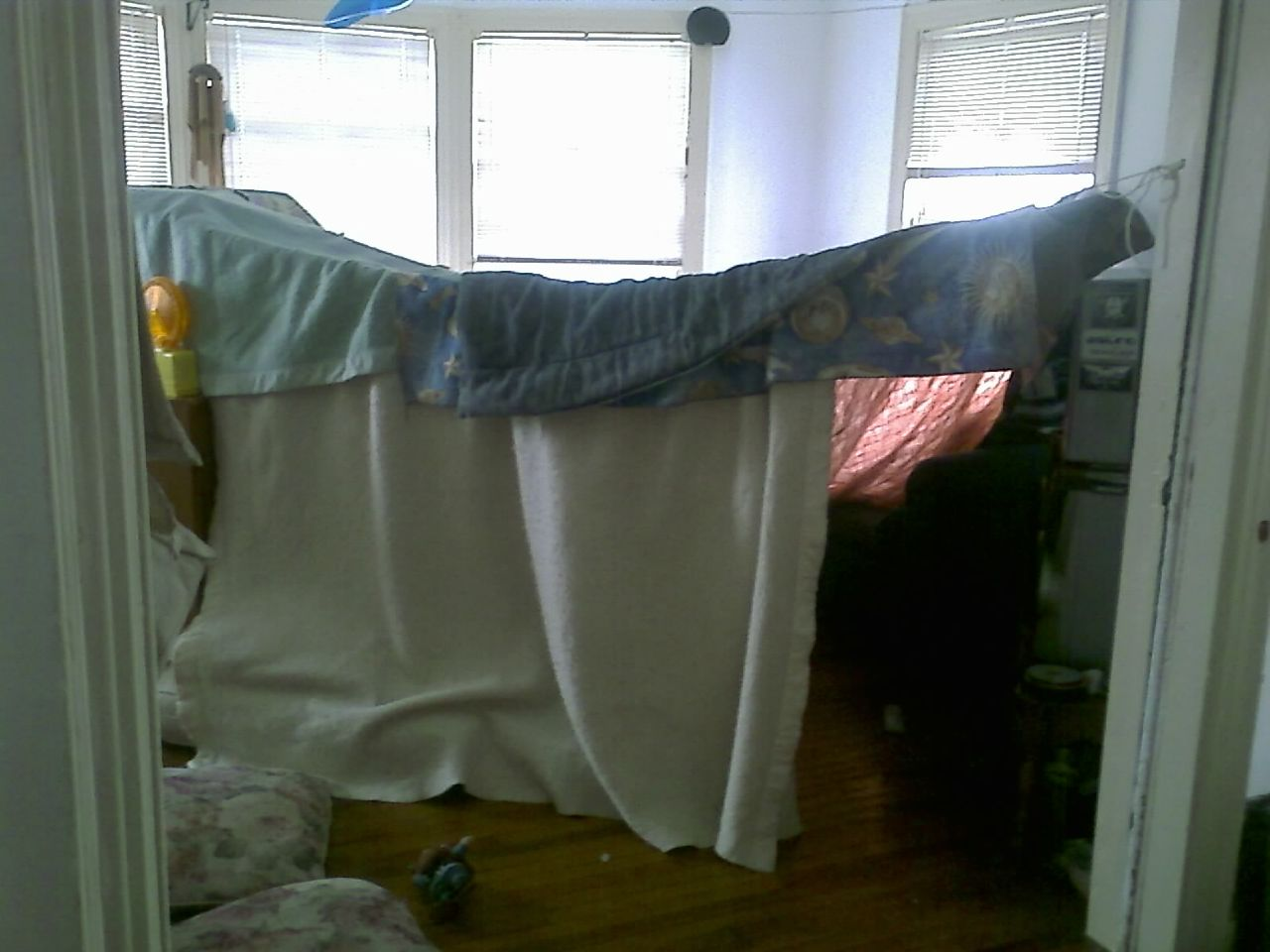 children blanket fort
