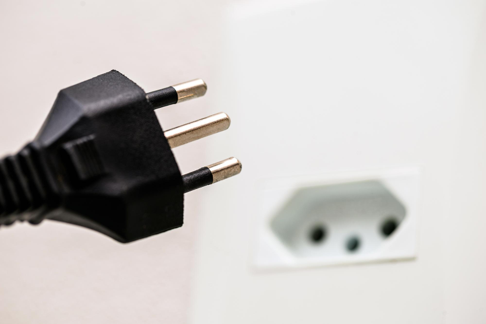 three pin plug