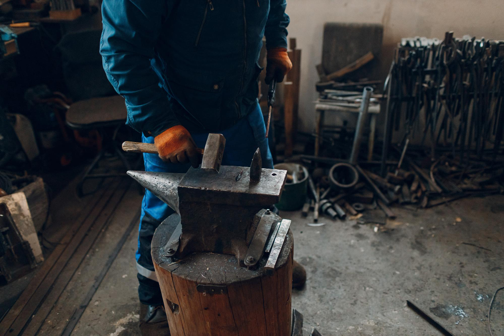 blacksmith forge anvil