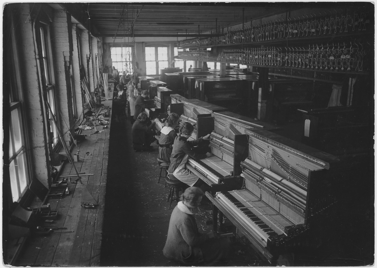 12 Things That Were Normal in a Piano Factory in 1960 Before Recorded Music Took the Market
