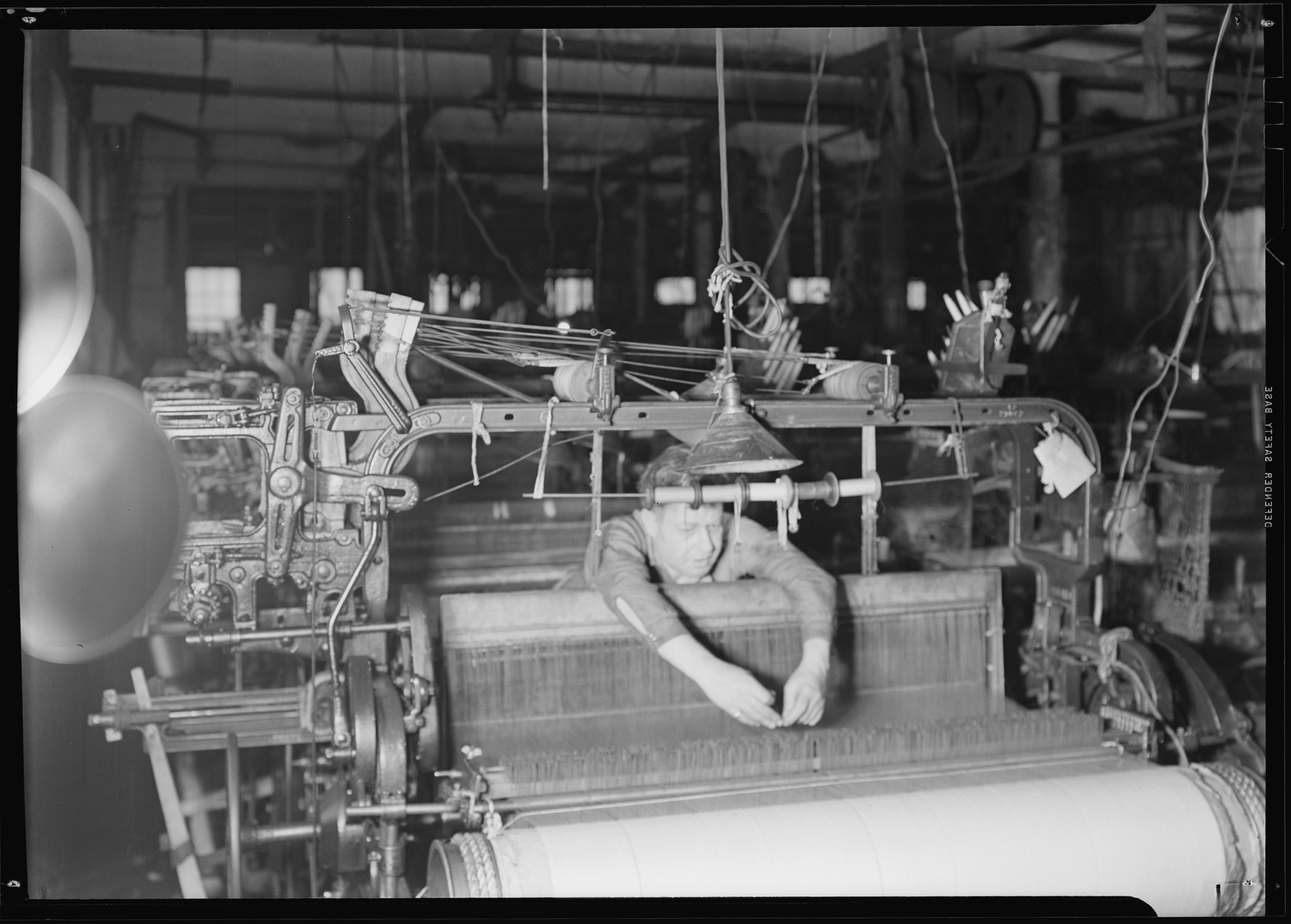 12 Things That Were Normal in a Carpet Factory in 1960 That Tufting Machines Made Obsolete