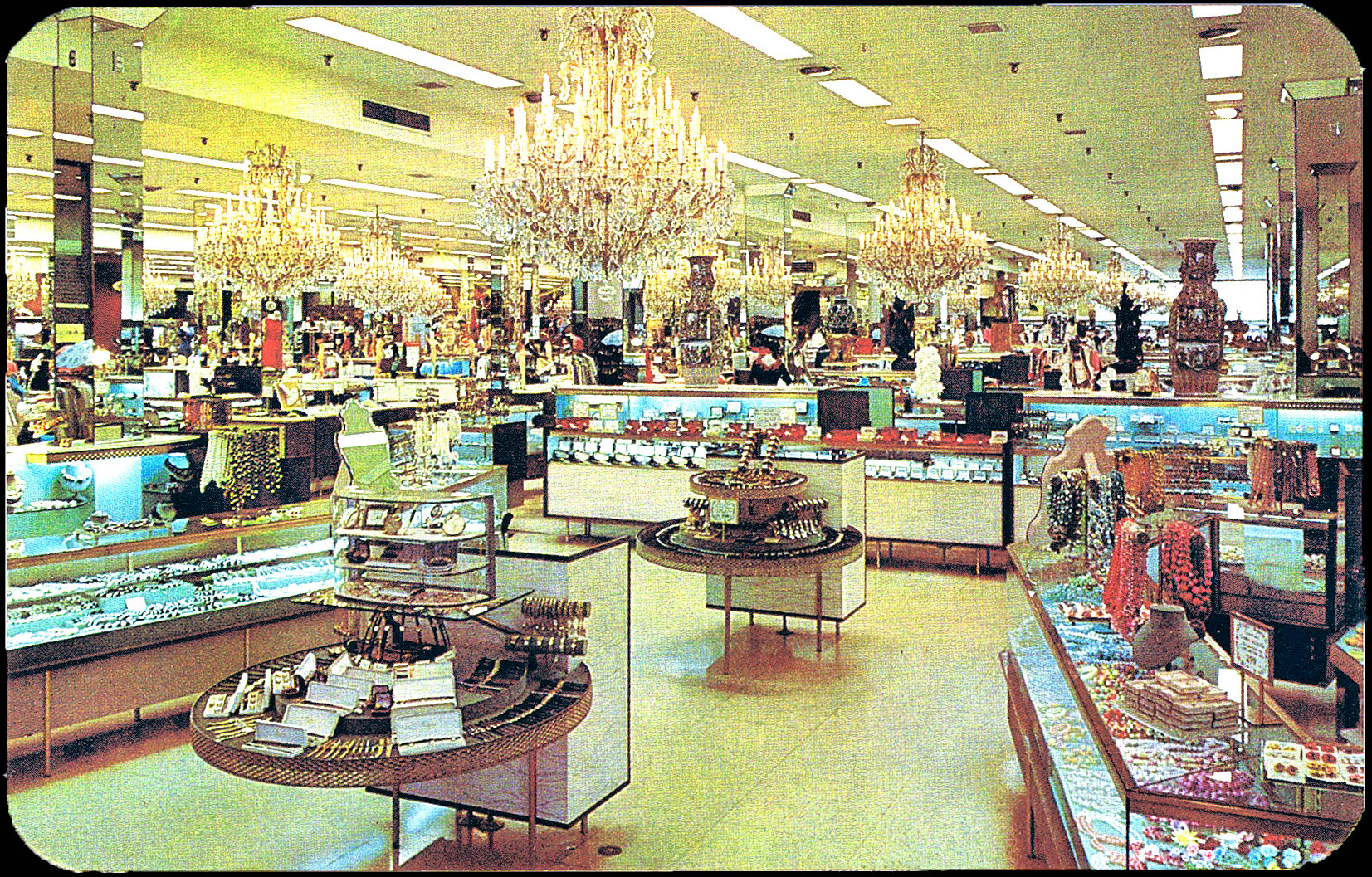 16 Things the Department Store Window Dresser Did in 1965 That No Chain Would Pay For Now