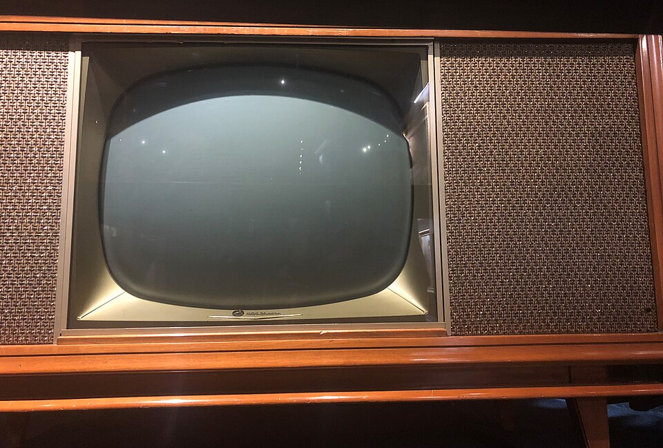 10 Things the American TV Repairman Did in 1965 – and Why His Entire Trade Was Gone Within 20 Years