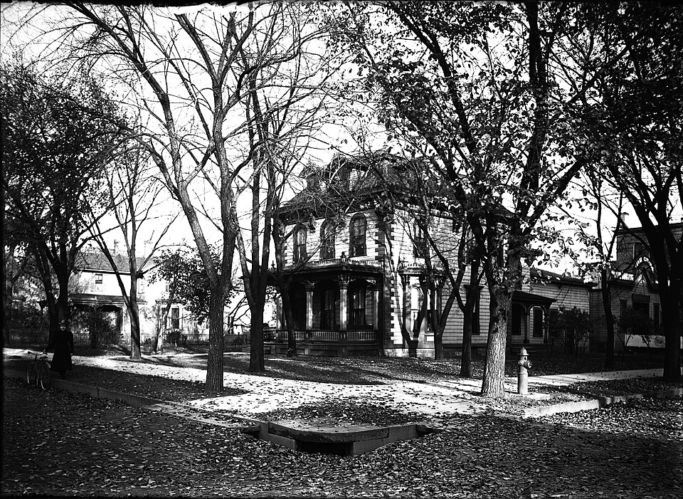 11 Things About Living in an American Rooming House in 1958 That Sound Made Up Today