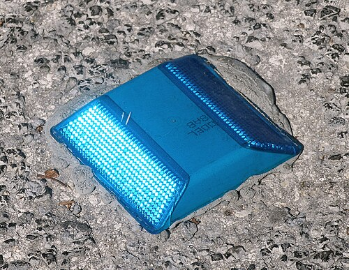 reflective road stud
